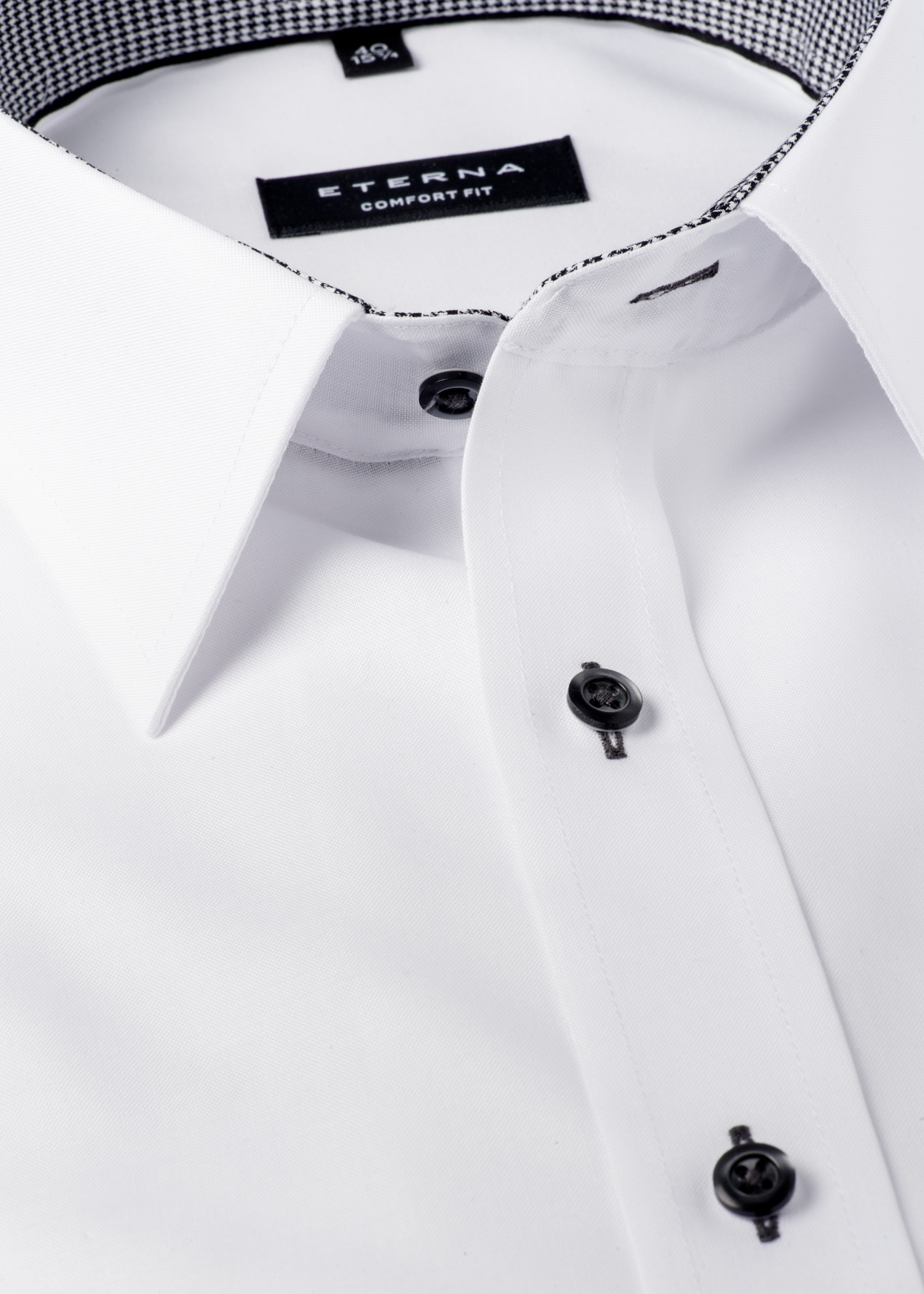 Kragenansicht-Hemd-Eterna-in-der-Farbe-weiß-mit-schwarz-und-extra-lange-Ärmel-68-cm