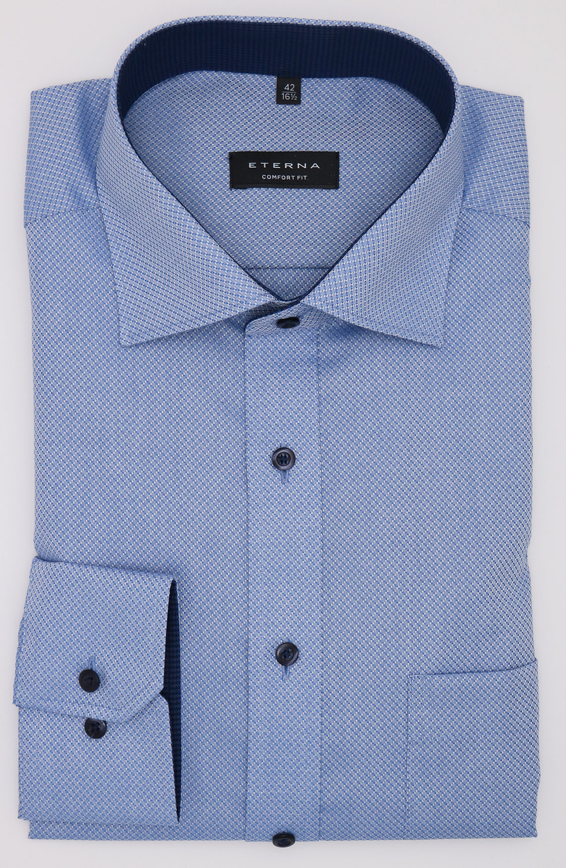 Hemd Eterna Comfort hellblau mit bequemer Passform und 68er Armlänge extralang.